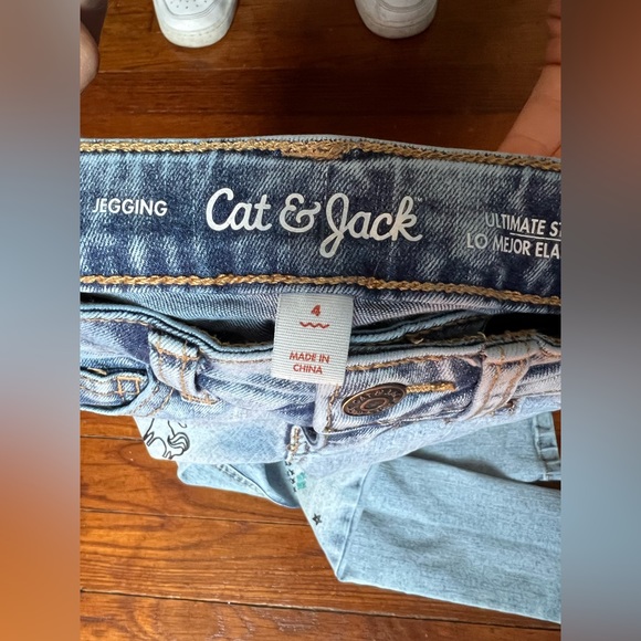 Cat & Jack size 4 ultimate stretch jegging - Picture 4 of 6